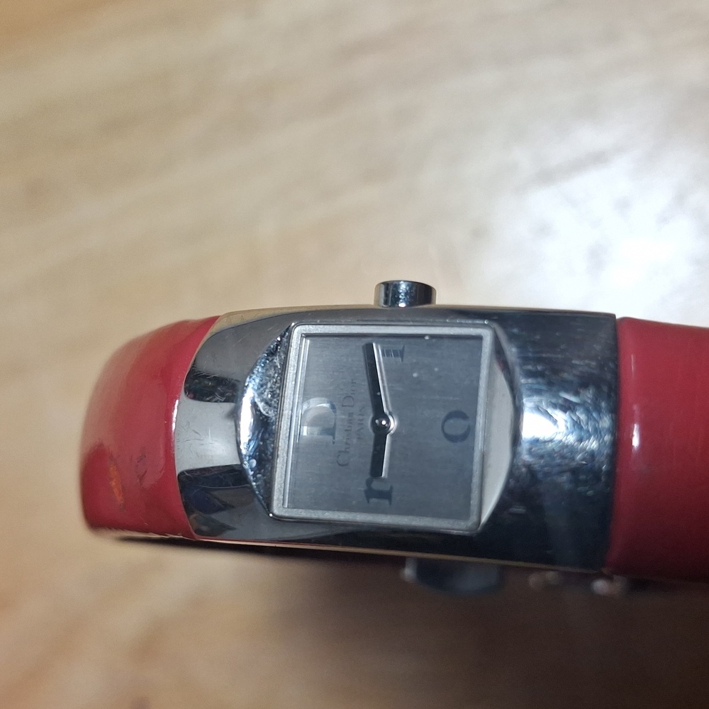Christian dior Red Leather Strap Watch. - Picture 8 of 8